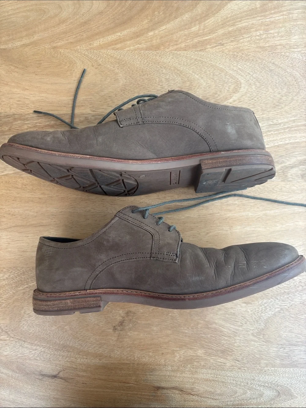 Ben Sherman Men's Taupe Lace-Up Derby Shoes with Grey Laces